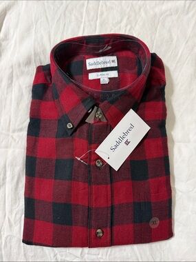 Saddlebred Men's Red & Black Buffalo Plaid Button-Down Shirt - Classic Fit